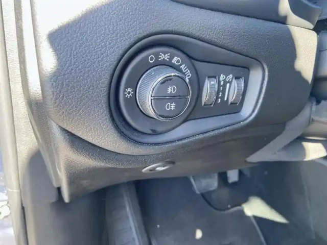Jeep Renegade 1.3 turbo t4 190 ch phev bva6 4xe eawd limited — photo 13