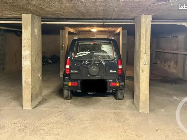 Parking 19 m² Paris