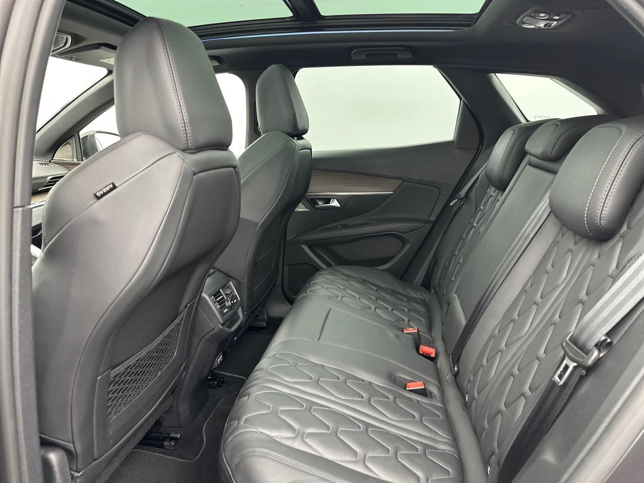 Peugeot 3008 hybrid 225 e-eat8 gt pack — photo 12