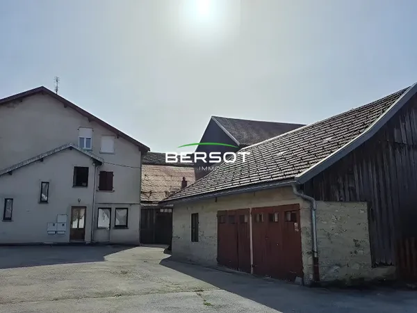 Appartement T6 avec dépendance à Chaon (secteur lac saint point), proche frontière