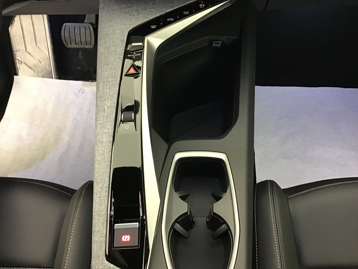 Peugeot 3008 — photo 23