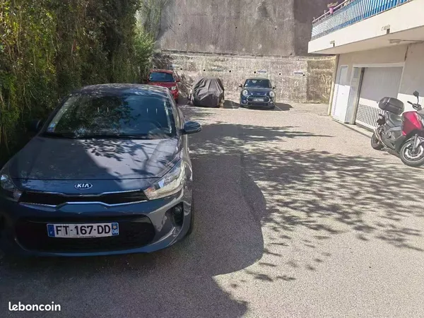 Loue garage fermé