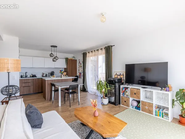 T3 de 65 m² avec balcon et parking - Saint-Jacques-de-la-Lande