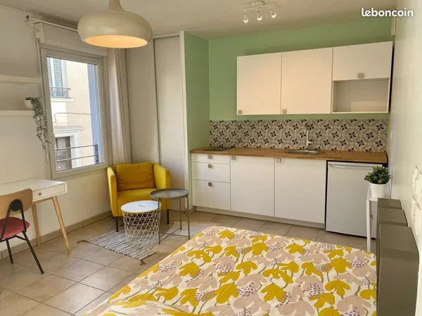 Studio métro VALMY + Balcon