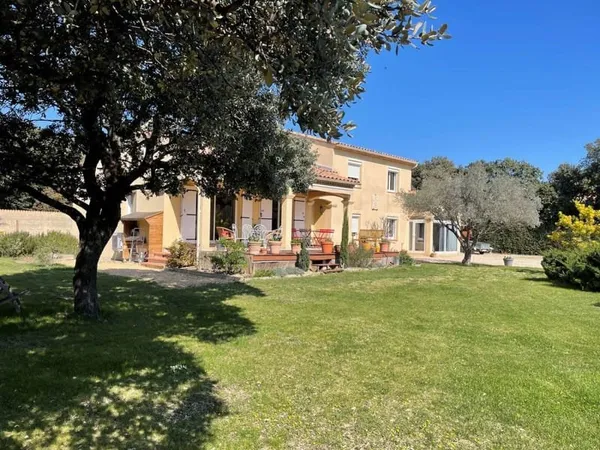 Villa 8 pièces 177 m²