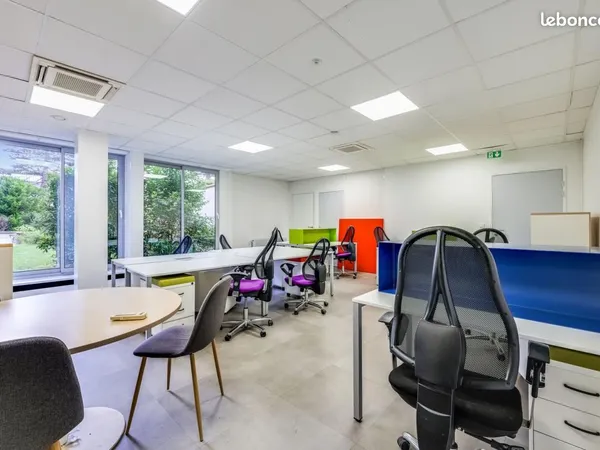 Bureaux 401 m²