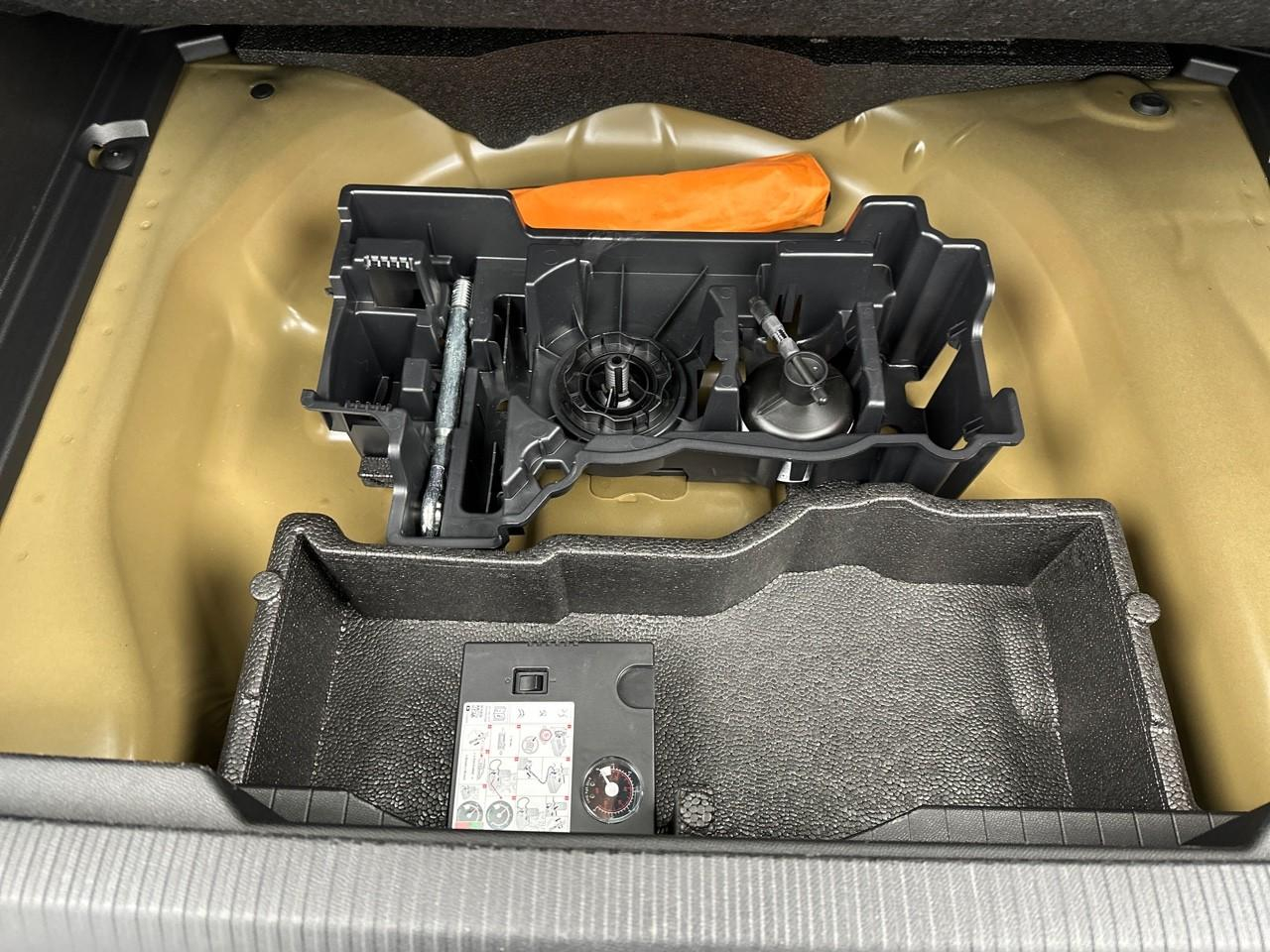 Peugeot 2008 hybrid 145 e-dcs6 style — photo 33