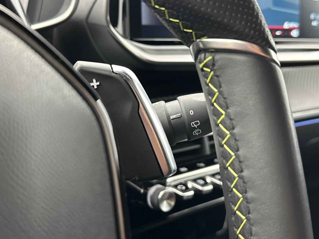 Peugeot 2008 puretech 130 s&s eat8 gt — photo 21