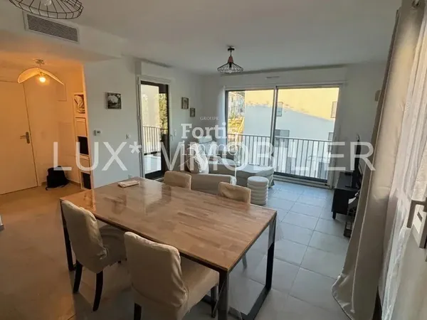 SAINT-REMY DE PROVENCE - 3 PIECES - DERNIER ETAGE - TERRASSE