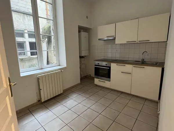 Appartement Location Nîmes 1p 41m² 407€