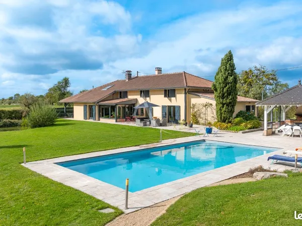 Propriété 7 pièces 260 m²