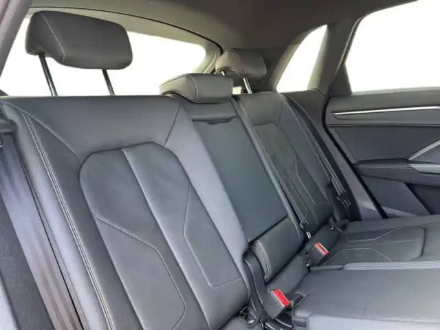 Audi Q3 35 tdi 150 ch s tronic 7 — photo 10