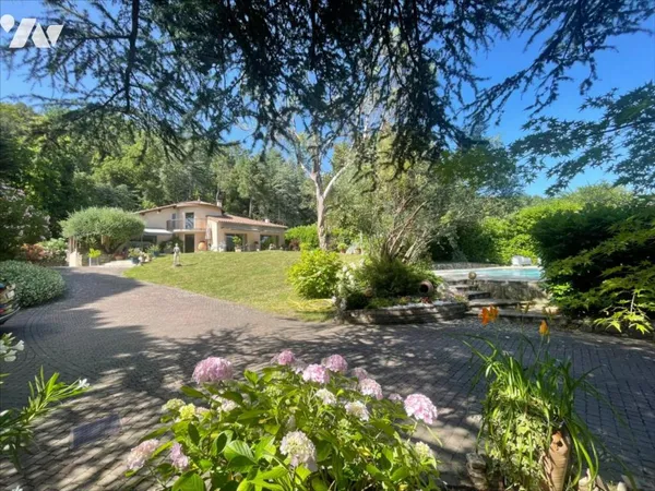 Maison 6 pièces 200 m²