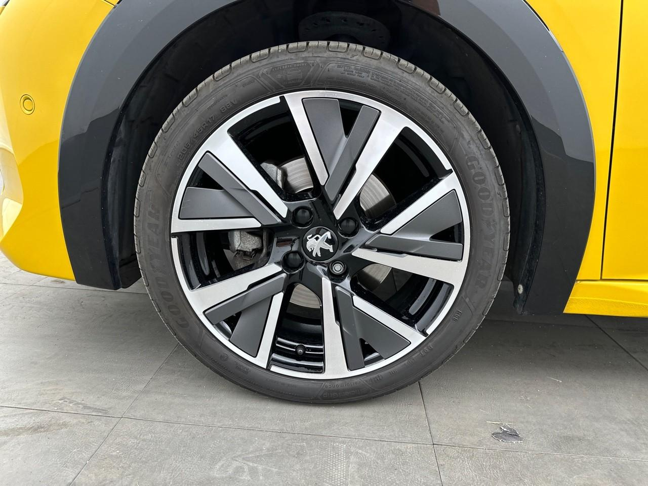 Peugeot 208 puretech 100 s&s bvm6 gt line — photo 14