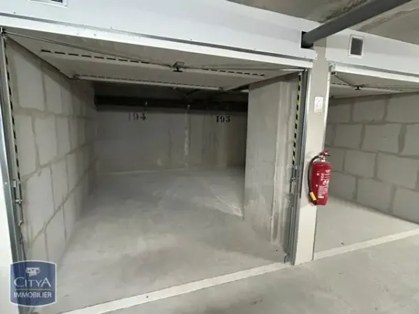 Stationnement Location Émerainville 162€