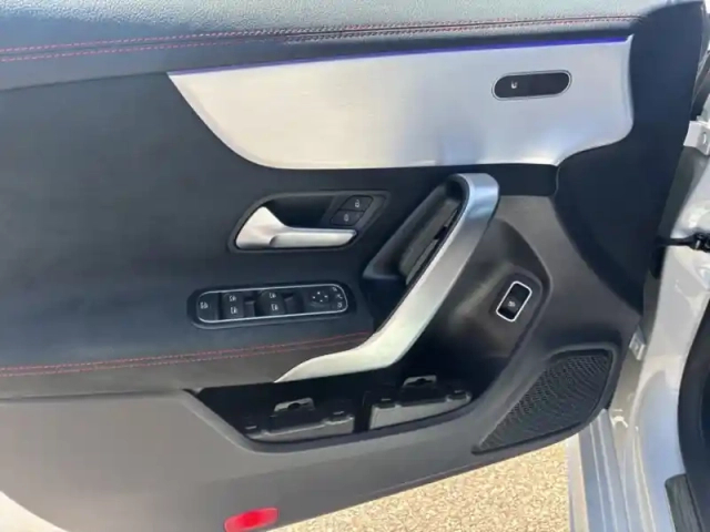 Mercedes Cla 180 d coupé amg line — photo 17