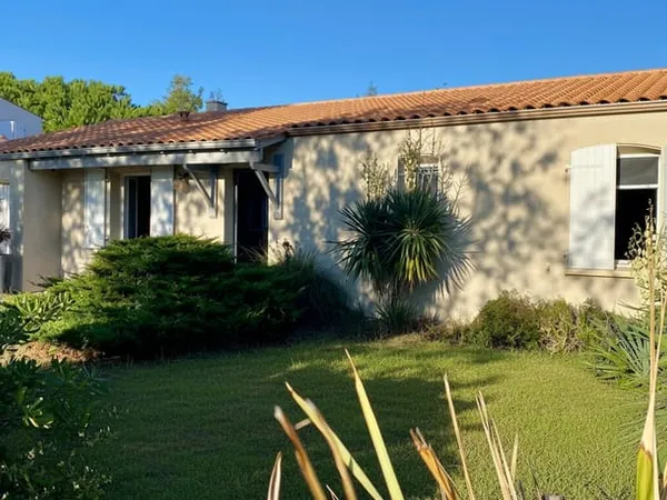 Périgny Rompsay ? Maison de plain-pied 3 chambres sur 820 m² de terrain