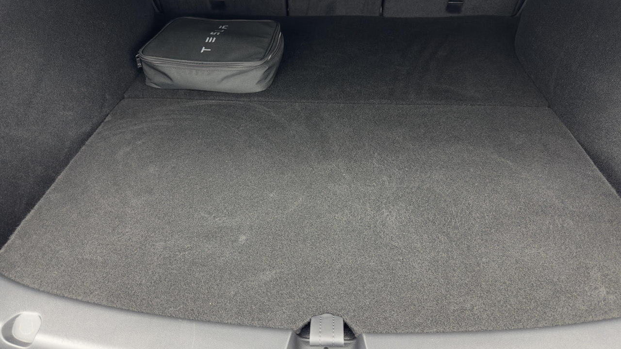 Tesla MODEL Y Standard RWD — photo 26