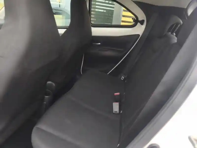 Toyota Aygo 1.0 vvt-i 72 dynamic — photo 16