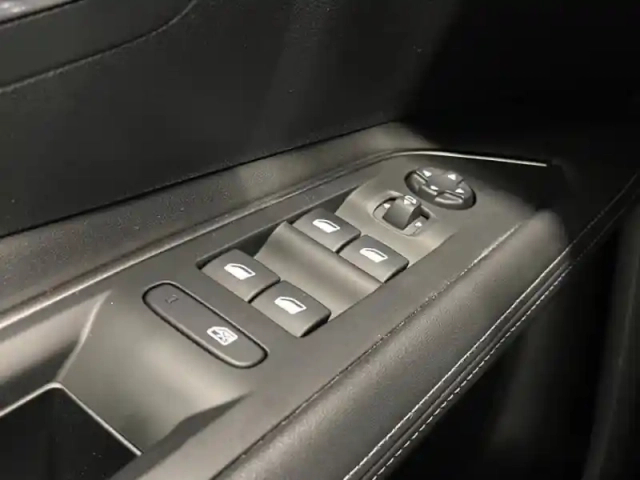 Peugeot 3008 1.2 puretech 130ch allure s&amp;s — photo 11
