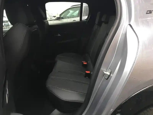 Peugeot 208 hybrid 145 e-dcs6 — photo 12