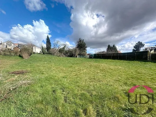Terrain constructible en plein centre ville de Guéret