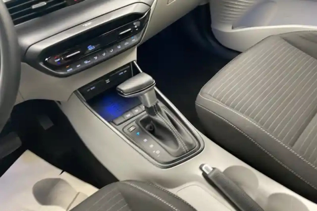 Hyundai I20 1.0 t-gdi 100 dct-7 hybrid 48v — photo 10