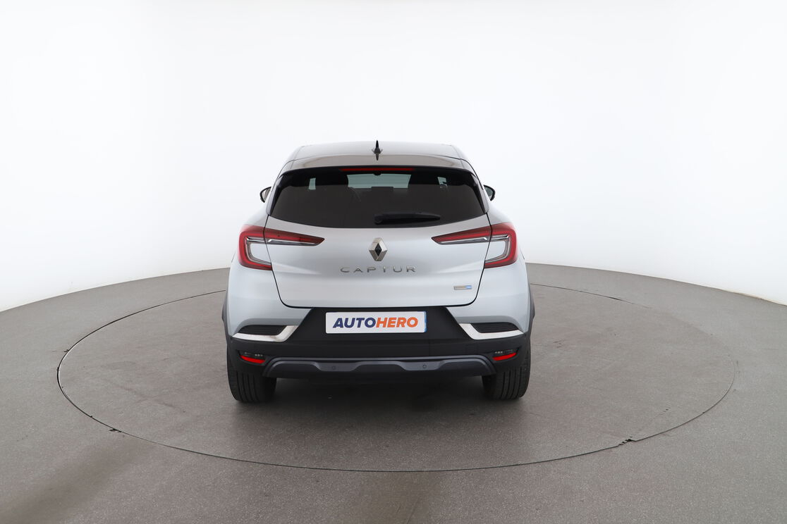 Renault Captur 1.6 E-Tech Plug-in Initiale Paris — photo 4