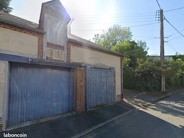 Vente garage fermé pour 3 véhicules