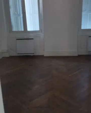 Loue T2 RDC droit réhaussé