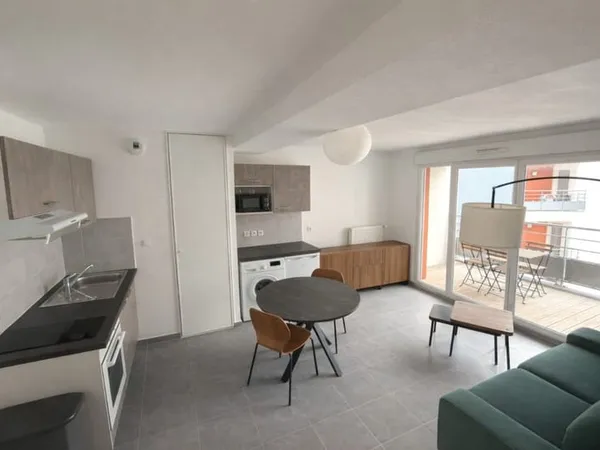 T2 meublé avec balcon, cave et parking à Thonon-les-Bains