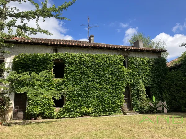 ? Une maison pleine de caractère au coeur d'un hameau pais