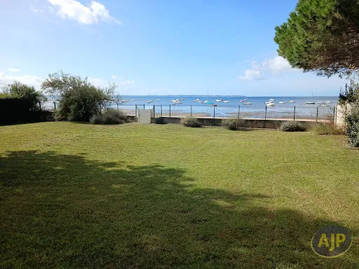 Villa 10 pièces 260 m²