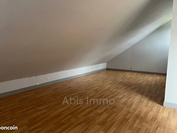 Studio 1 pièce 27 m²