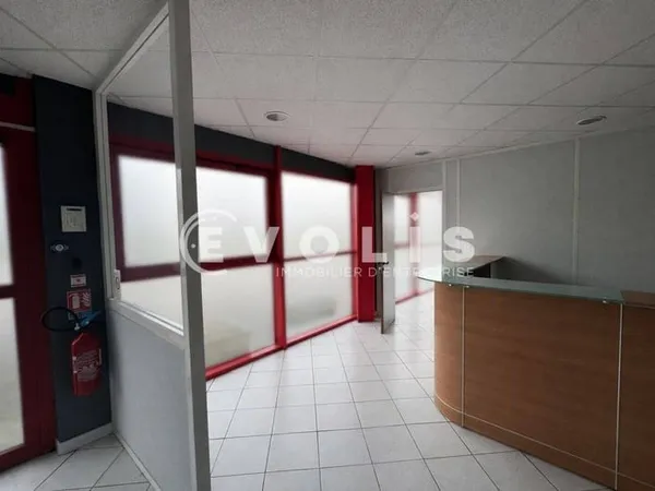 Local d'activité 700 m²