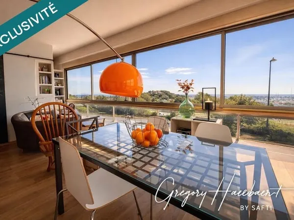 ANTIBES- VUE PORT & VIEILLE VILLE  SUD/EST 110 m²
