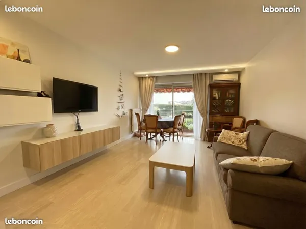 ANTIBES - Appartement 3 Pièces + bureau (63m²) Rénové/ Parking prive