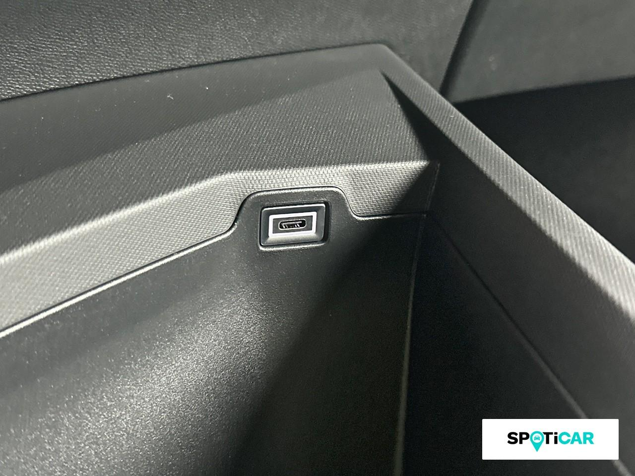 Peugeot 5008 hybrid 145ch allure e-dcs6 — photo 16