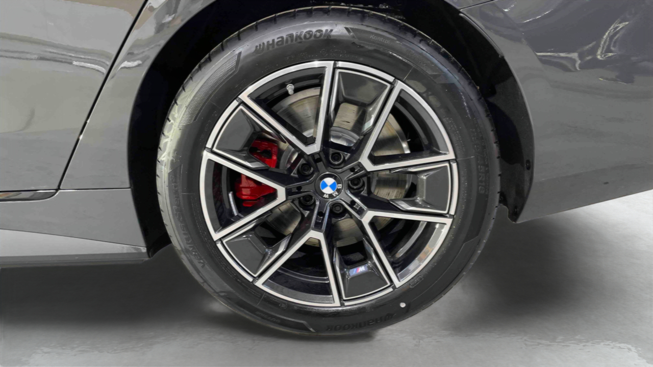 BMW i4 xDrive40 401 ch BVA — photo 25