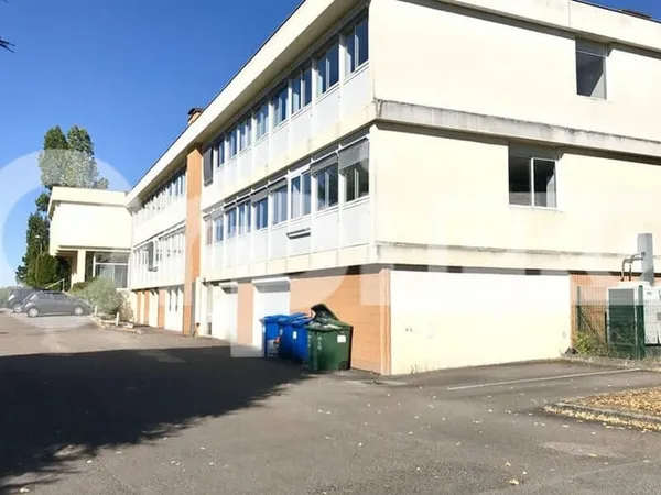 Bureaux 741 m²