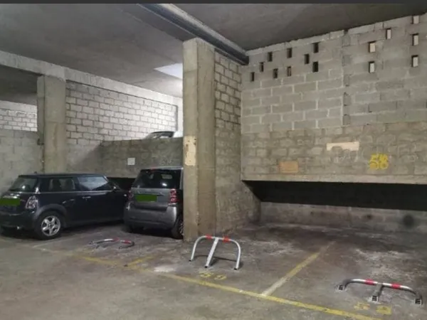 Parking 12 m²