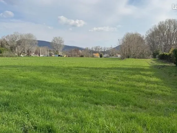 Terrain 400 m² Cruas