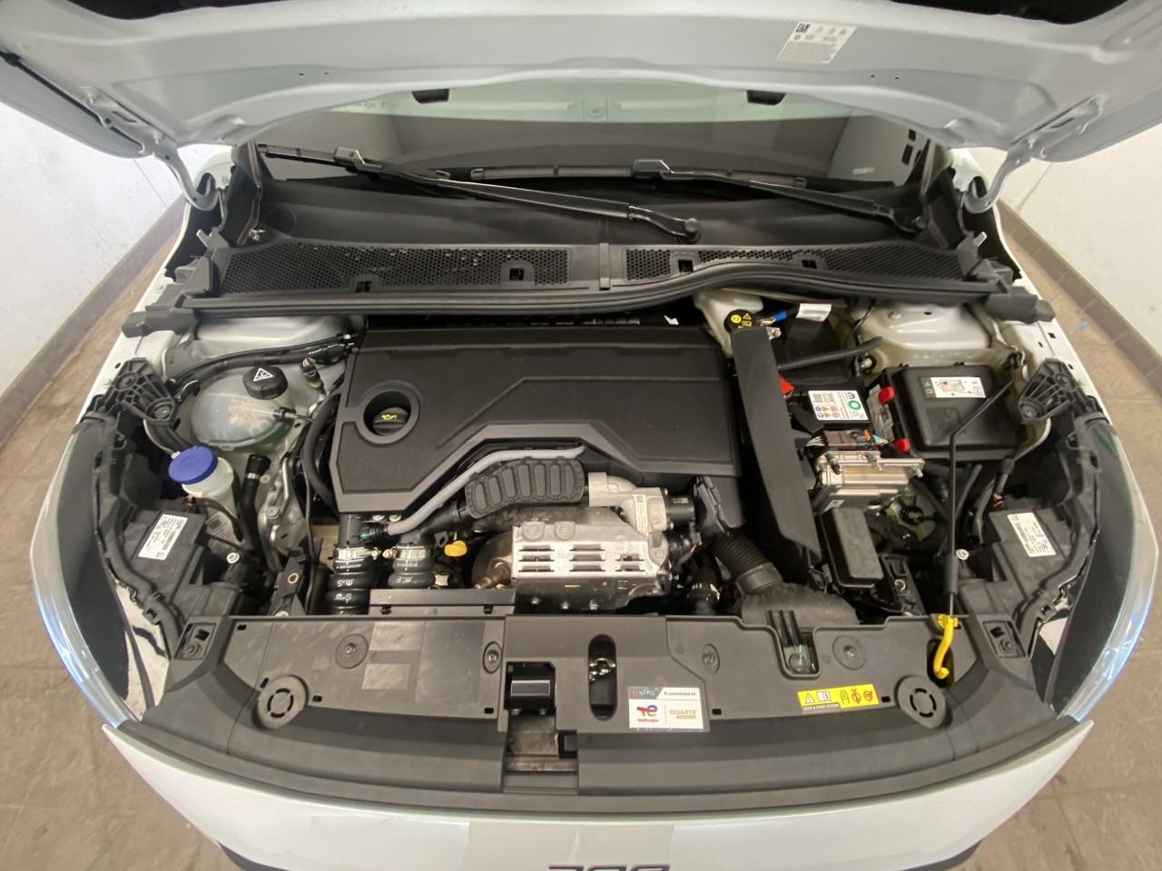Peugeot 208 hybrid 110 ch e-dcs6 allure — photo 14