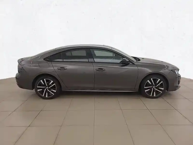 Peugeot 508 hybrid 225 e-eat8 — photo 27
