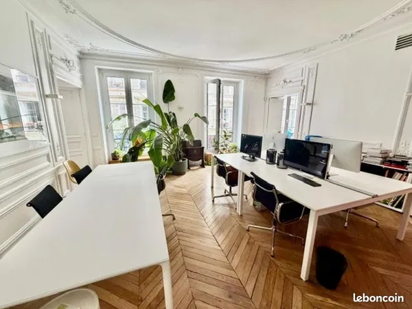 Bureau 150 m²