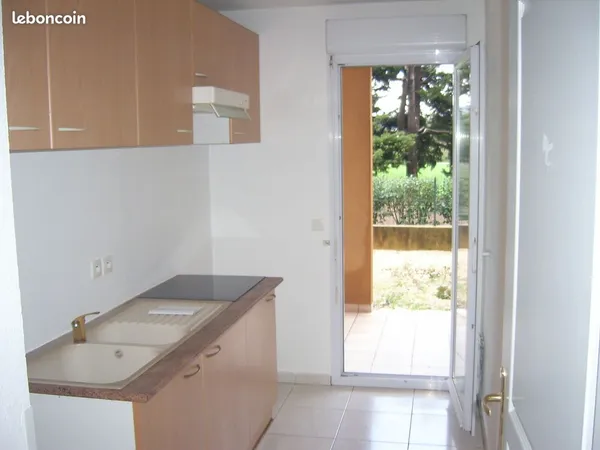 F2 avec parking privé 51m2 centre Fréjus Calme