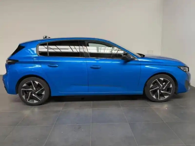 Peugeot 308 1.2 130 s&amp;s allure eat8 i-cockpit camera carplay — photo 4