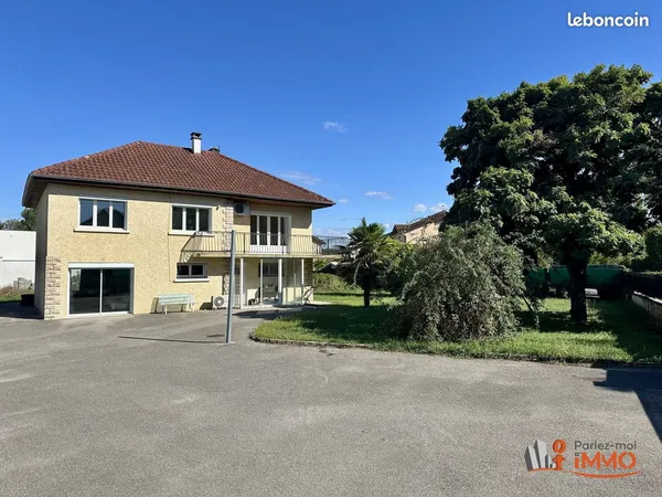Villa 10 pièces 165 m²