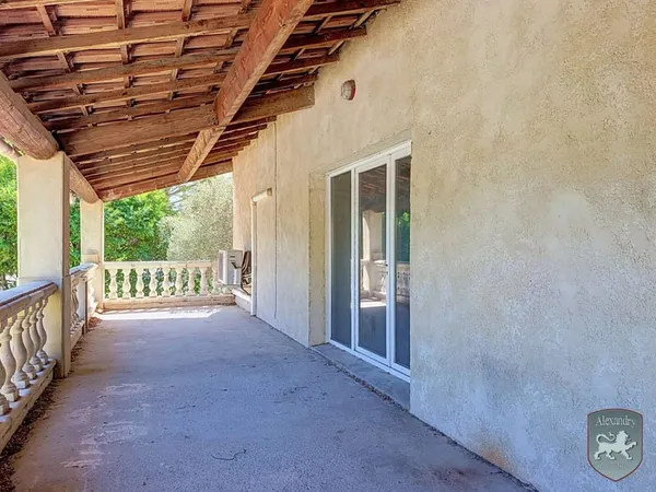 Maison de plain-pied 4 pièces 140 m²