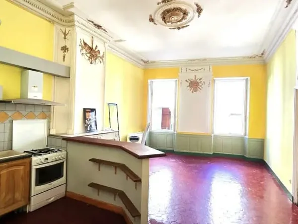Beau T2 de 52 m2 dans immeuble de charme au 1er étage